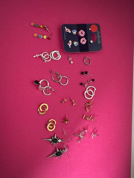 Buy & Sell Walsall Town Centre Walsall - Photos for 20 pairs Claire’s stud and hanging earrings