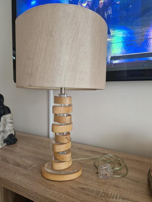 Buy & Sell West Midlands Birmingham - Photos for beige wooden base bedside table lamp