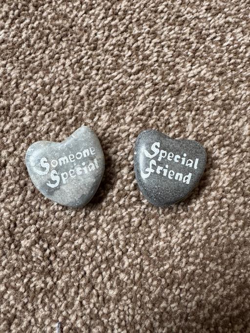 Buy & Sell South East London New Eltham - South East London - Photos for Two small heart shaped stones