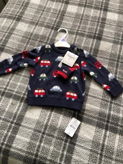 Buy & Sell Hertfordshire Broxbourne - Photos for BABY BOY JUMPER WITH MATCHING SOCKS