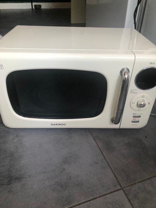 Buy & Sell South West London Sutton - Photos for Like new Retro Microwave