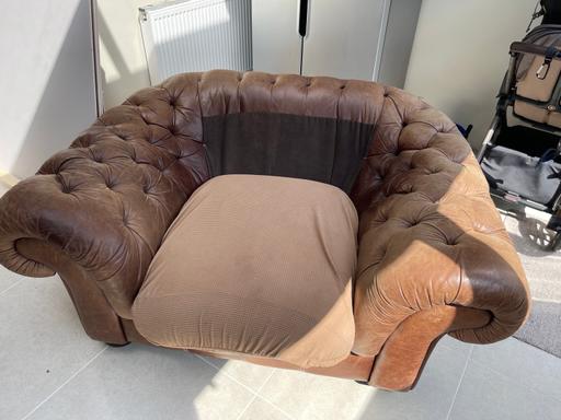 Buy & Sell Staffordshire South Staffordshire - Photos for Large antique leather chesterfield armchair