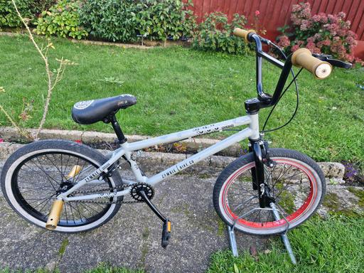 Buy & Sell West London Hillingdon - Photos for KIDS ZOMBLE HORCE BIKE BICYCLE