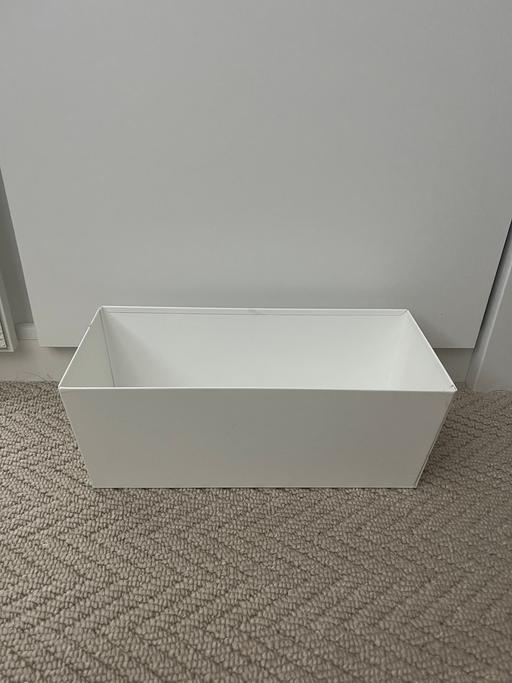 Buy & Sell Greater Manchester Bury - Photos for White metal planter