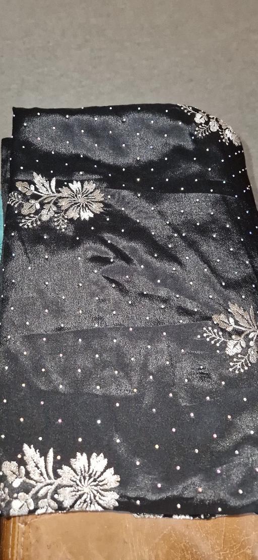 Buy & Sell Stepney Green East London - Photos for 3sari with 1 set kamez set 😍 