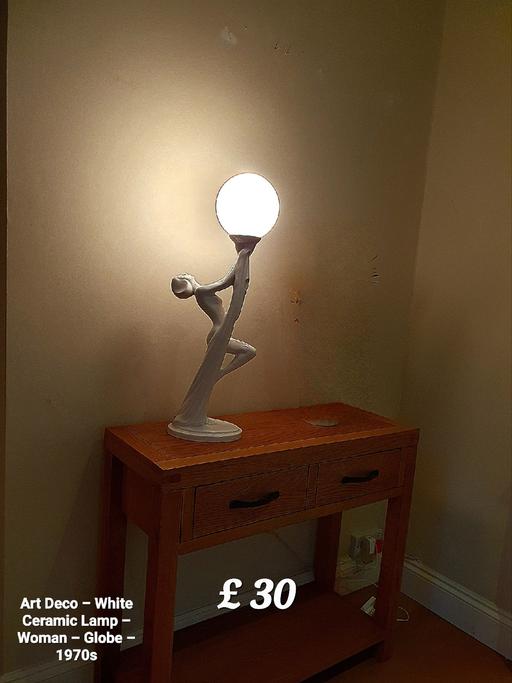 Buy & Sell West London Hillingdon - Photos for lady with globe