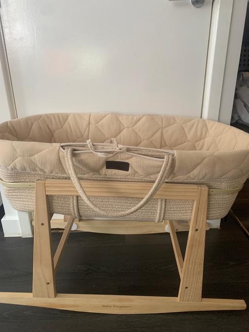 Buy & Sell South West London Sutton - Photos for Moses basket