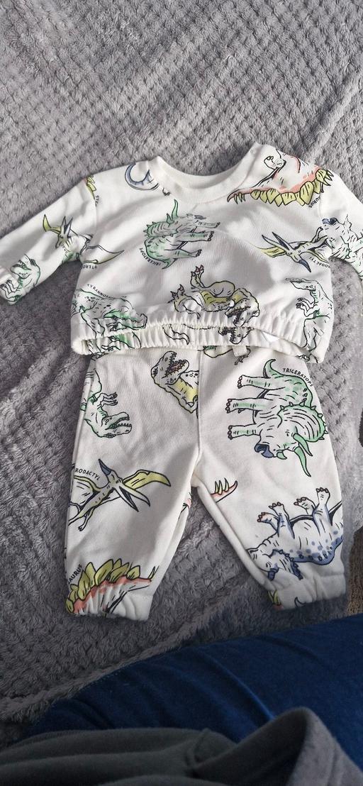 Buy & Sell Harpurhey Manchester - Photos for 0-3 dinosaur clothes