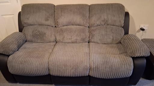 Buy & Sell Abram Wigan - Photos for 3+1 with Storage Footstool