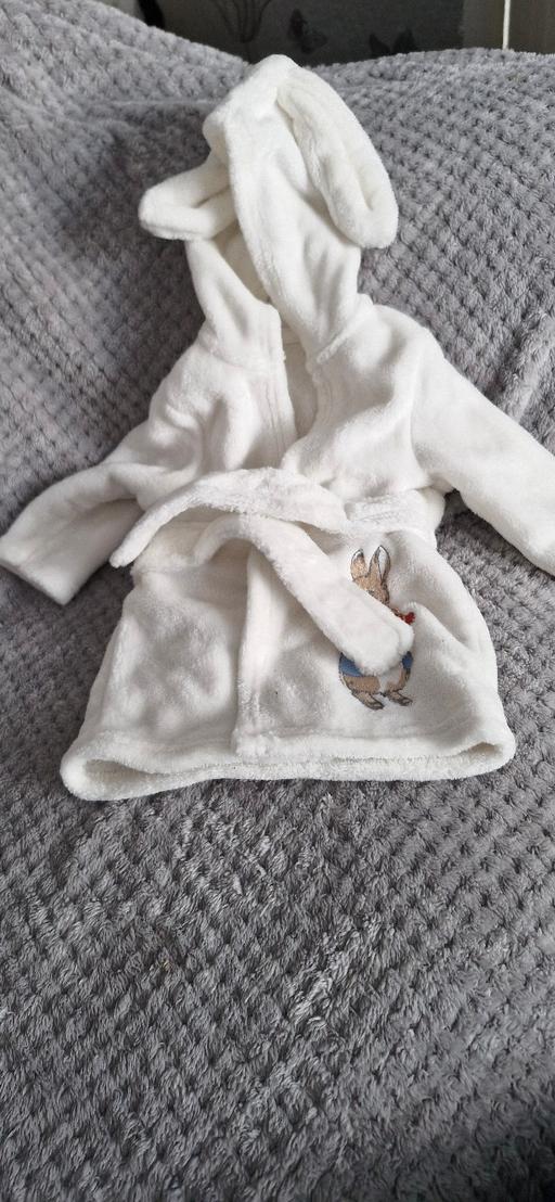 Buy & Sell Harpurhey Manchester - Photos for 0-3 Peter rabbit dressing gown