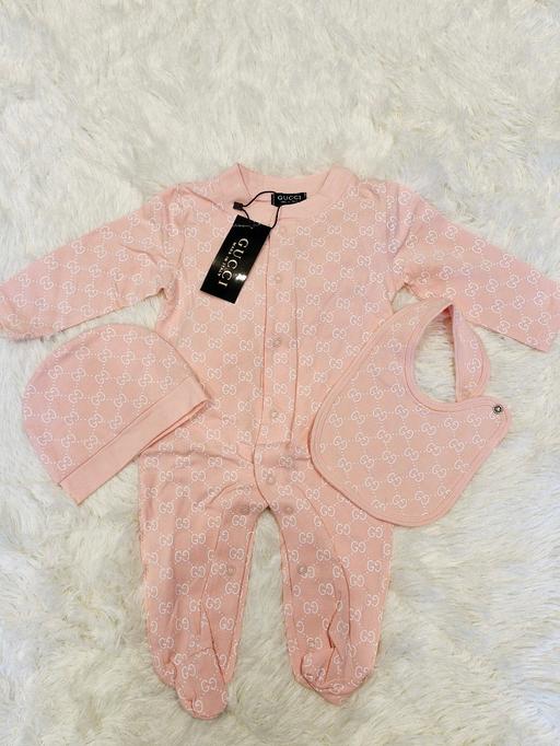 Buy & Sell Hertfordshire Hertsmere - Photos for gucci babygrow set