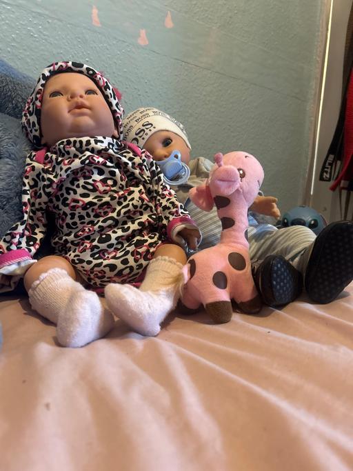 Buy & Sell South Yorkshire Doncaster - Photos for 2 twin newborns