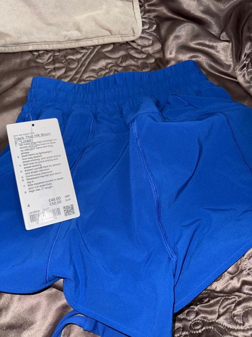Buy & Sell Battersea South West London - Photos for Lulu Lemon track that shorts 3”