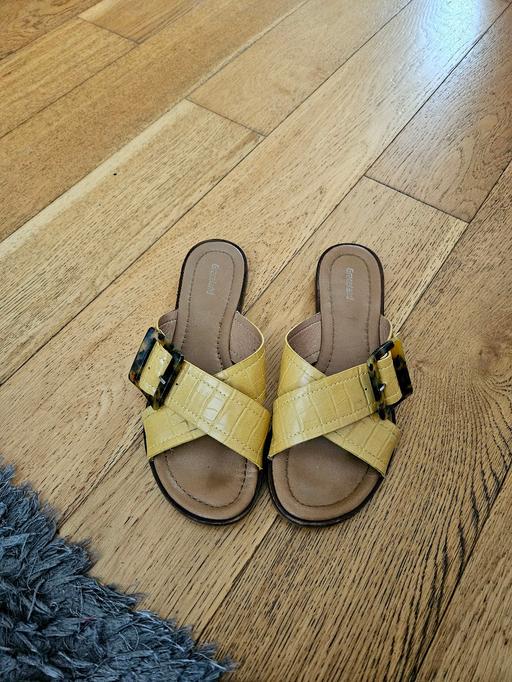 Buy & Sell South Yorkshire Doncaster - Photos for Slip-on style sandals, size 7