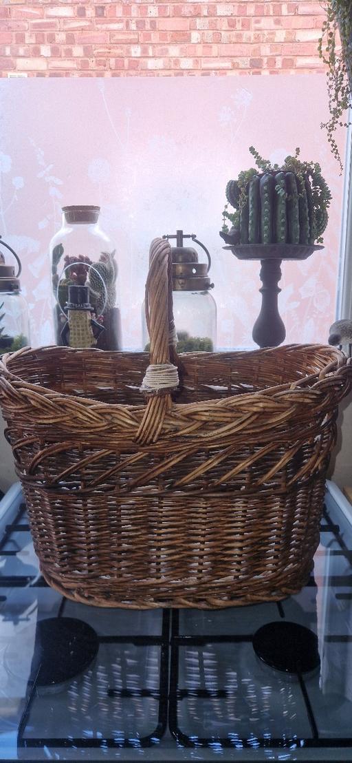 Buy & Sell Worcestershire Bromsgrove - Photos for Vintage Wicker Shopping Basket