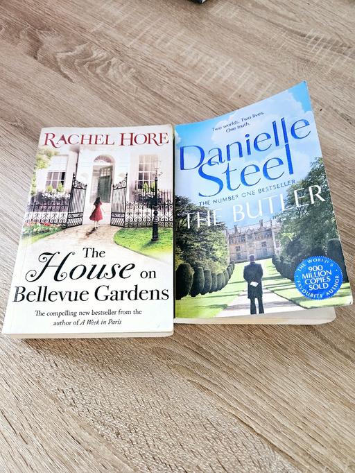 Buy & Sell South Yorkshire Doncaster - Photos for 2 paperback books.