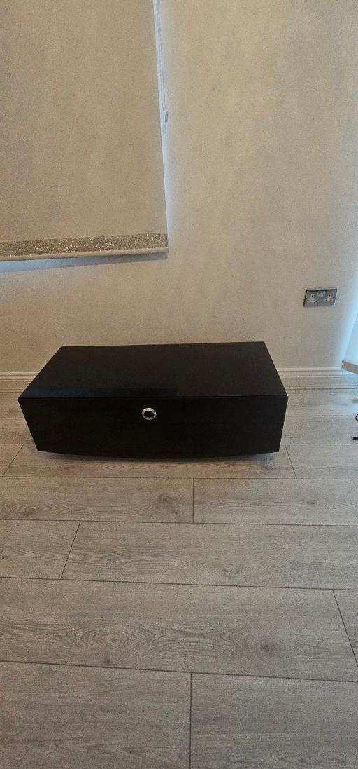 Buy & Sell East London Wapping - East London - Photos for Black tempered glass TV stand