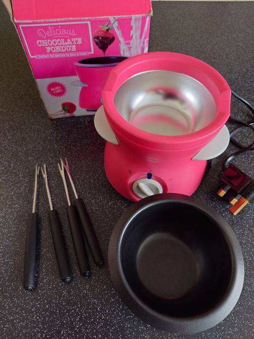 Buy & Sell Leicestershire Charnwood - Photos for Pink chocolate fondue pot