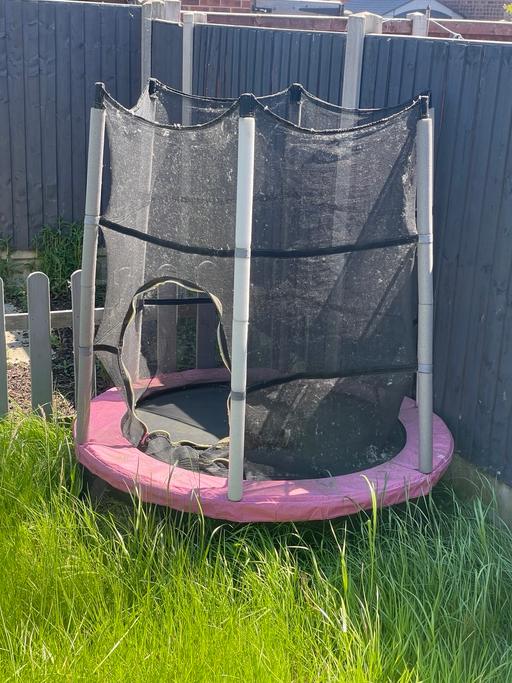 Buy & Sell Essex Thurrock - Essex - Photos for FREE 4ft5 Children’s Trampoline