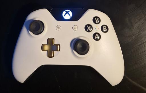 Buy & Sell West Midlands Wolverhampton - Photos for Xbox One Lunar Controller, can deliver local