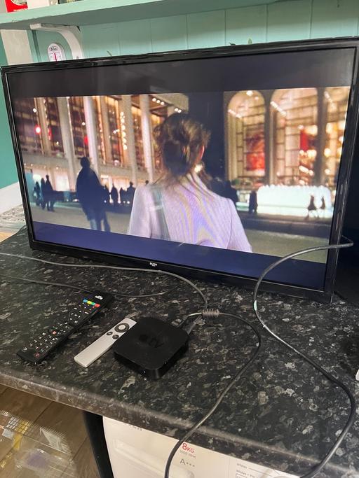 Buy & Sell South East London Plumstead - South East London - Photos for 32 “ Bush TV with Apple TV Box