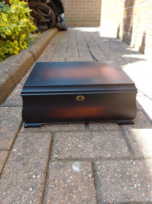 Buy & Sell West Midlands Birmingham - Photos for Vintage storage box with key