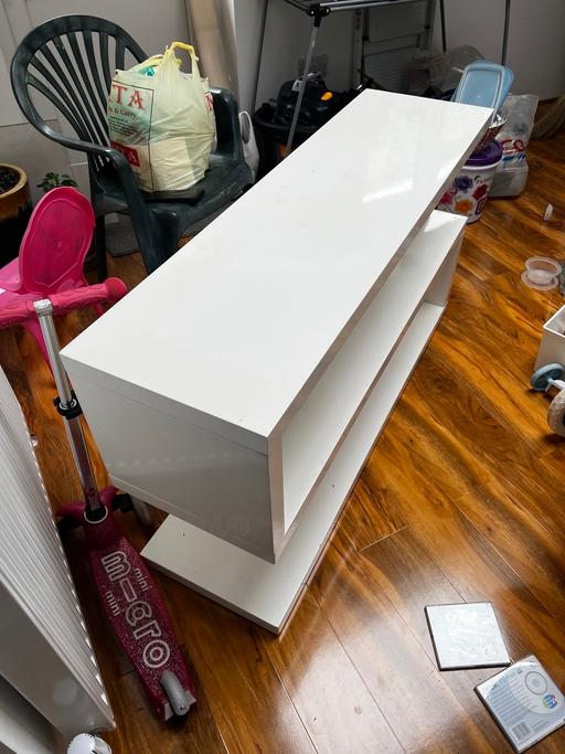 Buy & Sell Ealing Perivale - Ealing - Photos for White TV Stand