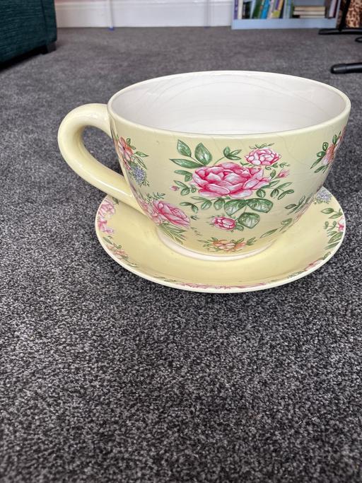 Buy & Sell Surrey Runnymede - Photos for Medium planter