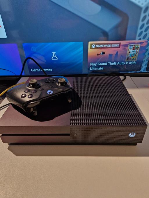Buy & Sell West Midlands Wolverhampton - Photos for Xbox One Gradient Purple Console & Controller
