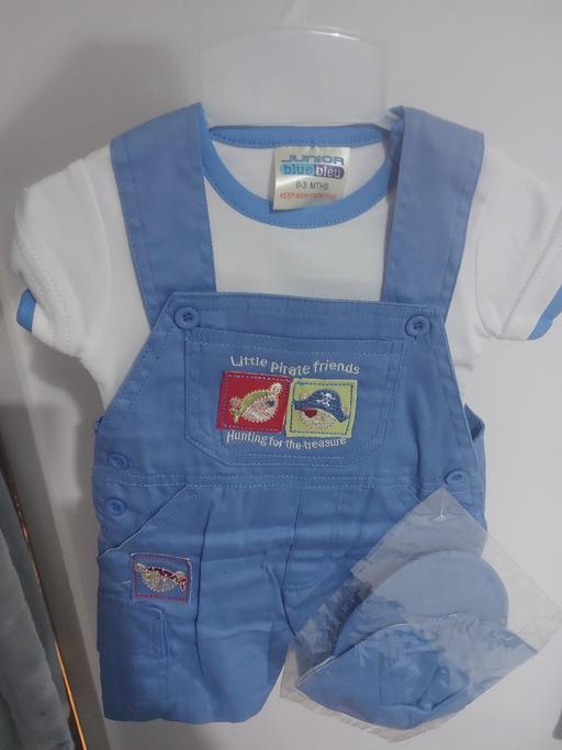 Buy & Sell Caerphilly - Wales Caerphilly Town Centre - Caerphilly - Photos for 0-3 months t-shirt dungarees and hat