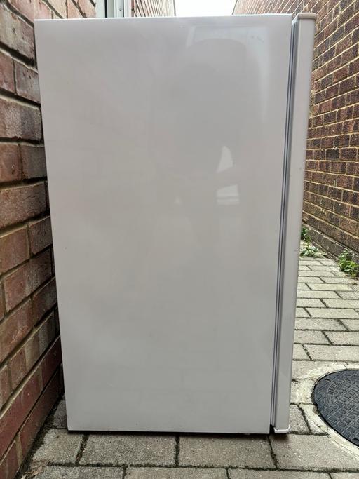 Buy & Sell South West London Motspur Park - South West London - Photos for Essentials Mini Fridge - Imperfect Look