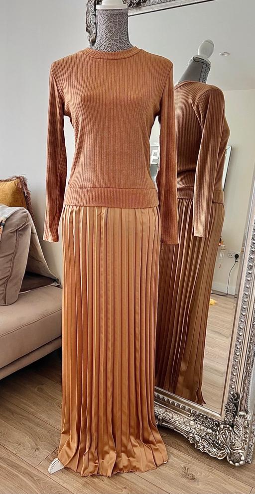 Buy & Sell Surrey Elmbridge - Photos for Pleated jumper/dress