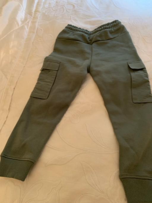 Buy & Sell West London Hounslow - Photos for Boys tracksuit age 7 yrs Khaki green