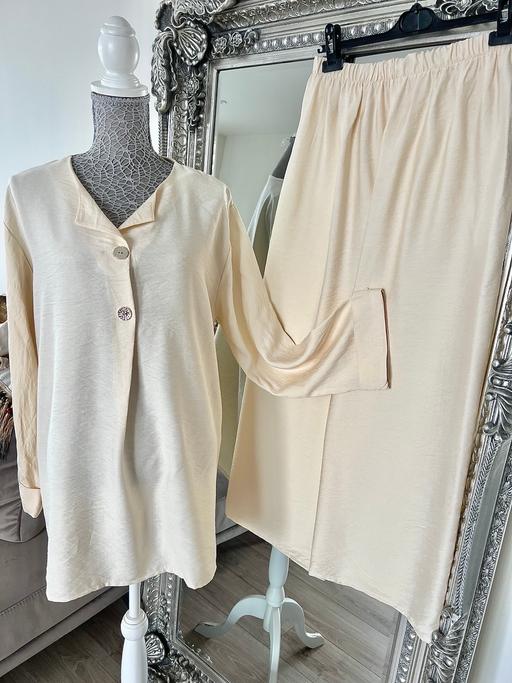 Buy & Sell Surrey Elmbridge - Photos for Co ord cream