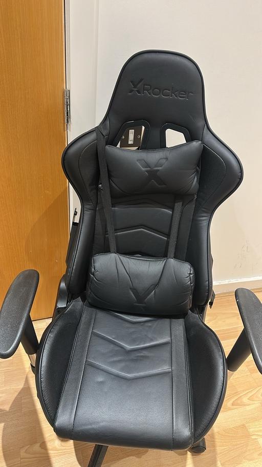 Buy & Sell North London Barnet Gate - Barnet - Photos for Gaming chair on table