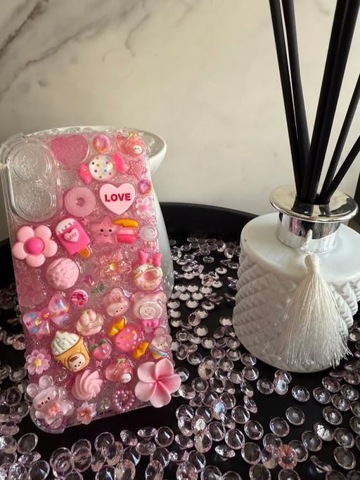 Buy & Sell South West London Merton - Photos for Pink love junk charm phone case
