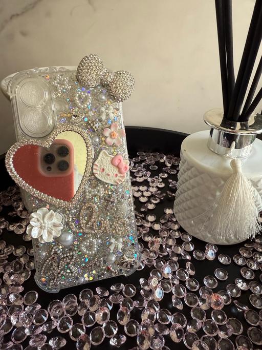 Buy & Sell South West London Merton - Photos for Silver queen junk charm phone case