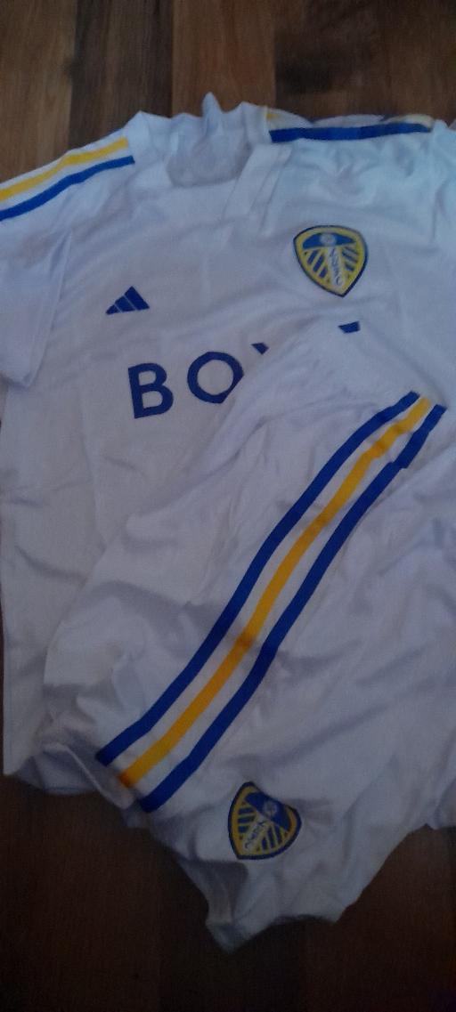 Buy & Sell West Midlands Walsall - Photos for leeds united kit 11/13yrs