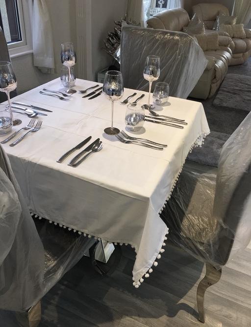 Buy & Sell East London Havering - Photos for Mirrored table and four chairs in perfect con