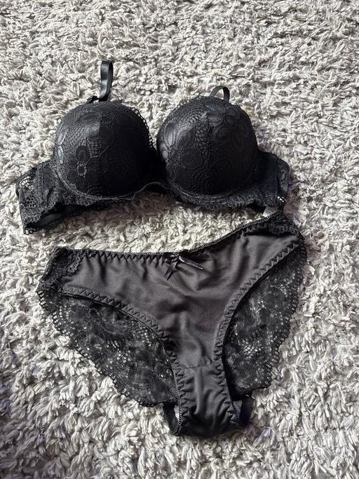 Buy & Sell West Midlands Dudley - Photos for Ladies bra /pants