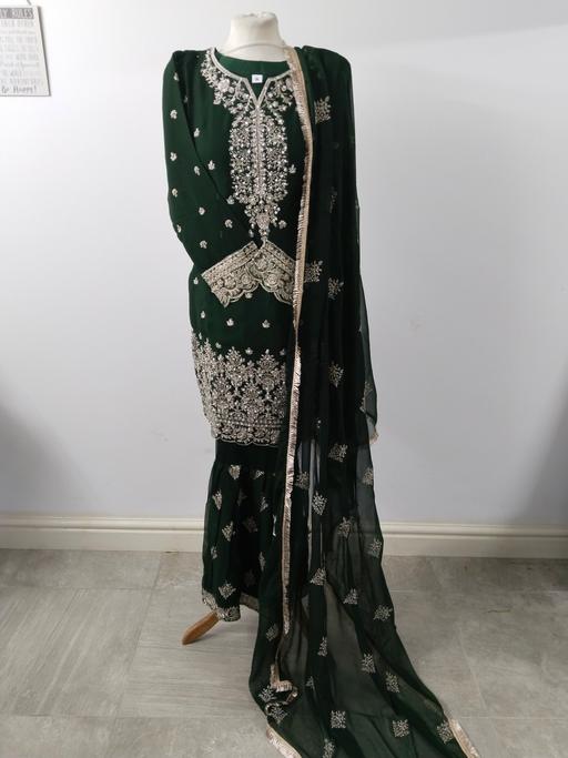 Buy & Sell Lees Oldham - Photos for Pakistani dress