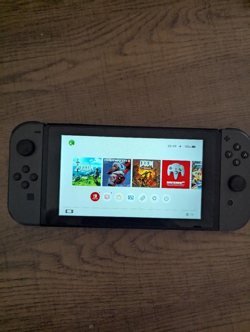 Buy & Sell North London White Hart Lane Station - North London - Photos for Nintendo switch with case and games