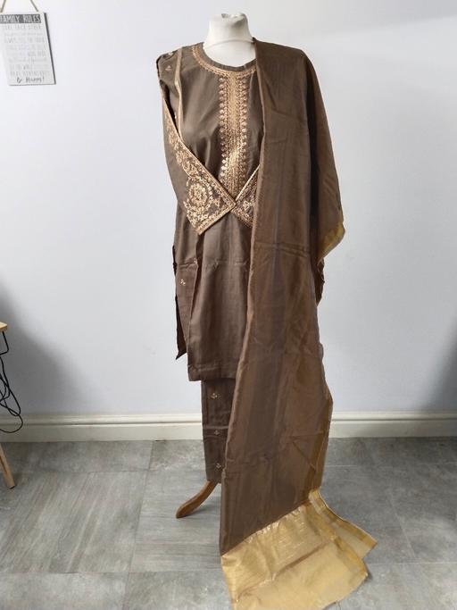Buy & Sell Lees Oldham - Photos for Pakistani dress