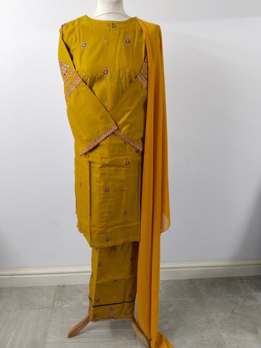 Buy & Sell Lees Oldham - Photos for Pakistani dress