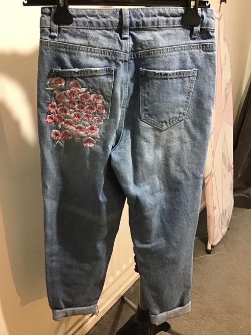 Buy & Sell Surrey Reigate and Banstead - Photos for Ripped floral detailed jeans