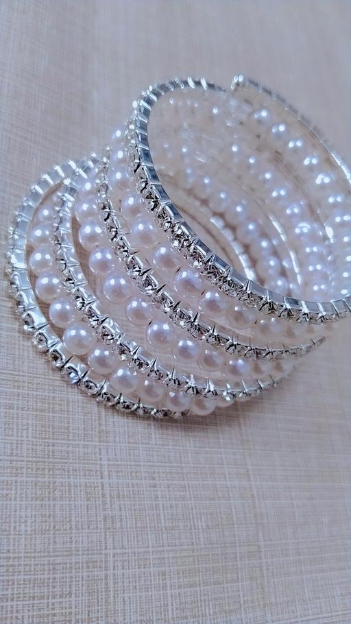 Buy & Sell Lees Oldham - Photos for Bangles