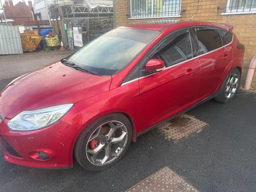 Vehicles West Midlands Sandwell - Photos for focus mk3 titanium x