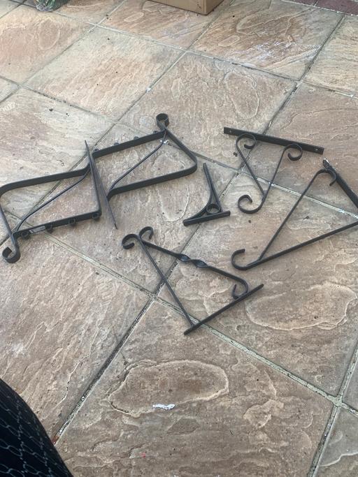 Buy & Sell East London Aldborough Hatch - East London - Photos for Hanging basket brackets