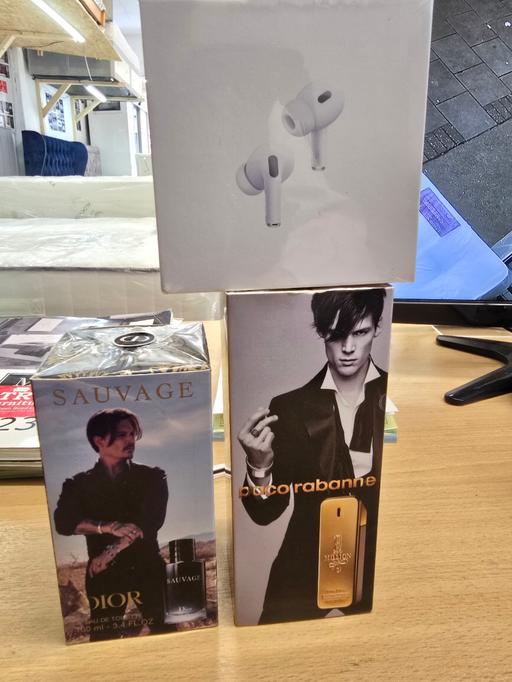 Buy & Sell Bowes Park North London - Photos for perfumes