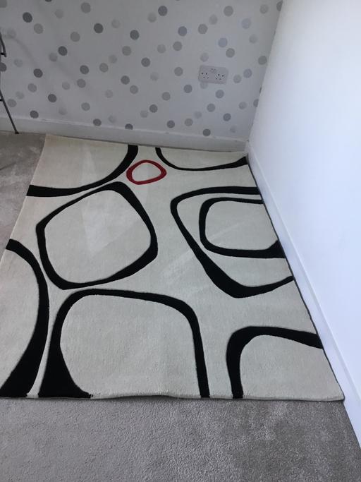 Buy & Sell Staffordshire Stafford - Photos for LARGE MODERN QUALITY RUG